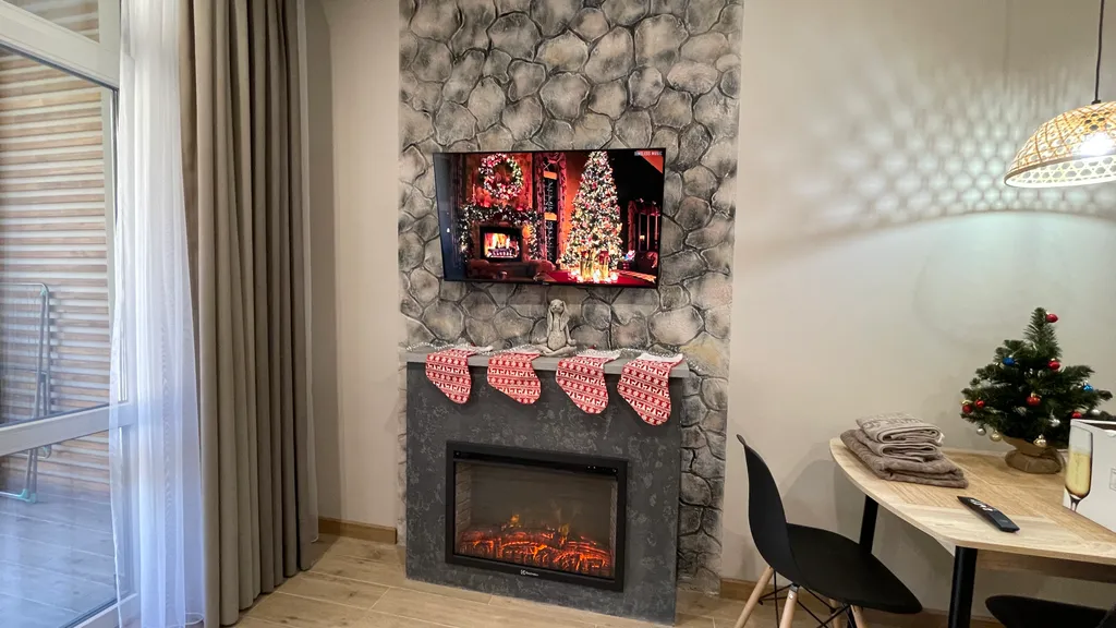 Дизайнерская видовая квартира с террасой и камином