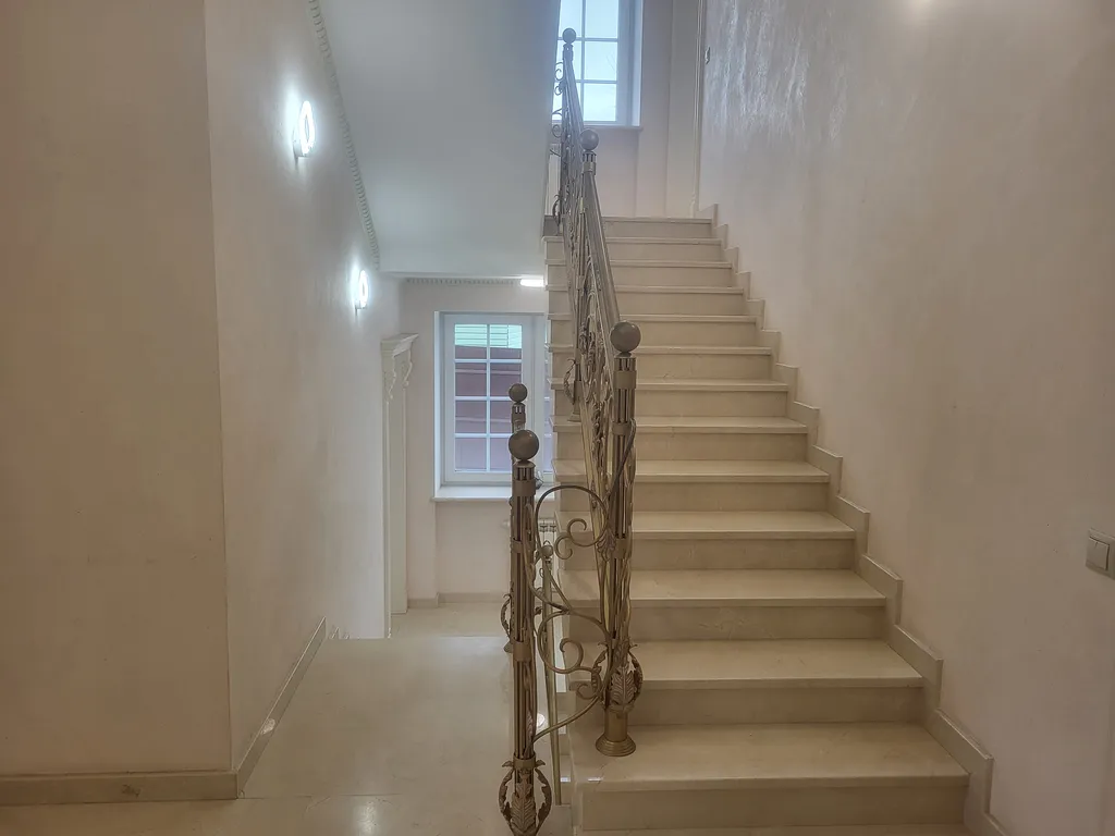 Дом с бассейном и сауной