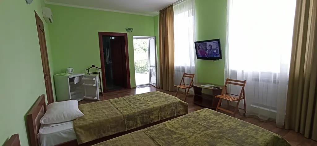 Квартира Уютная комната с выходом на балкон — Севастополь