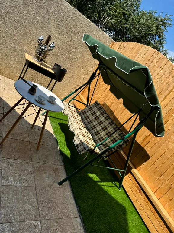 Деревянный дом на территории отеля