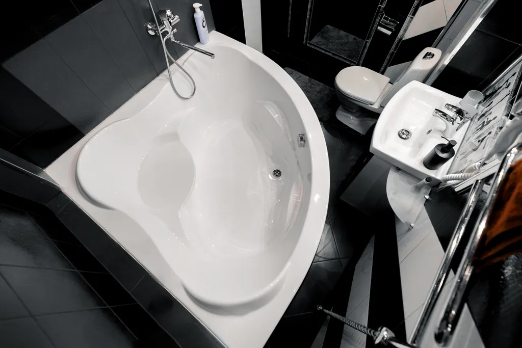 Дизайнерская студия в черно-белом стиле