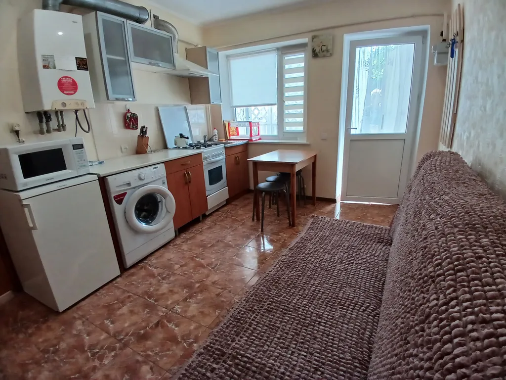 Коттедж Домик для отдыха в тихом дворе — аренда посуточно в Евпатория