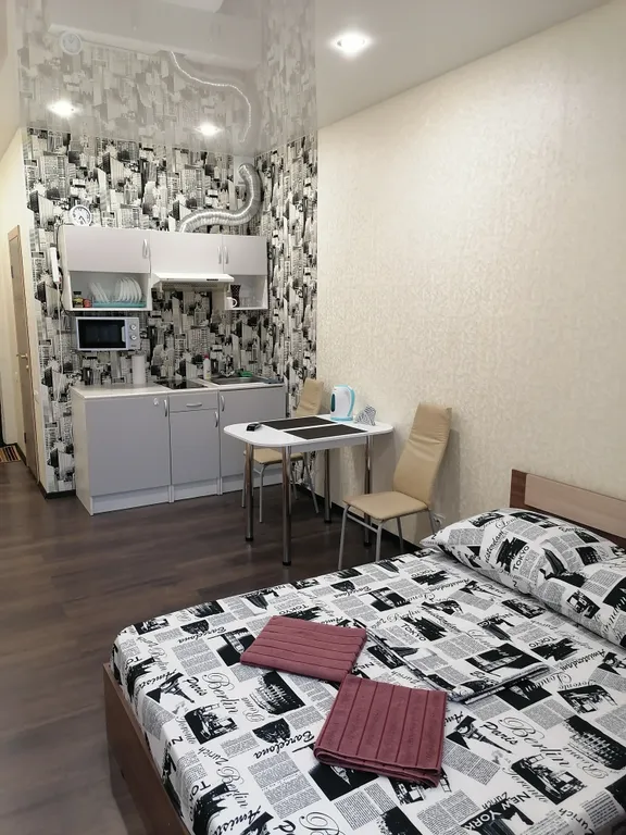 Уютная студия рядом с ТРЦ Аура, ЖД вокзалом, Аэопортом