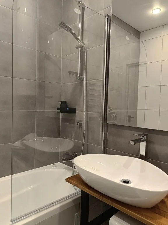 Комфортабельная студия в центре города в доме премиум -класса