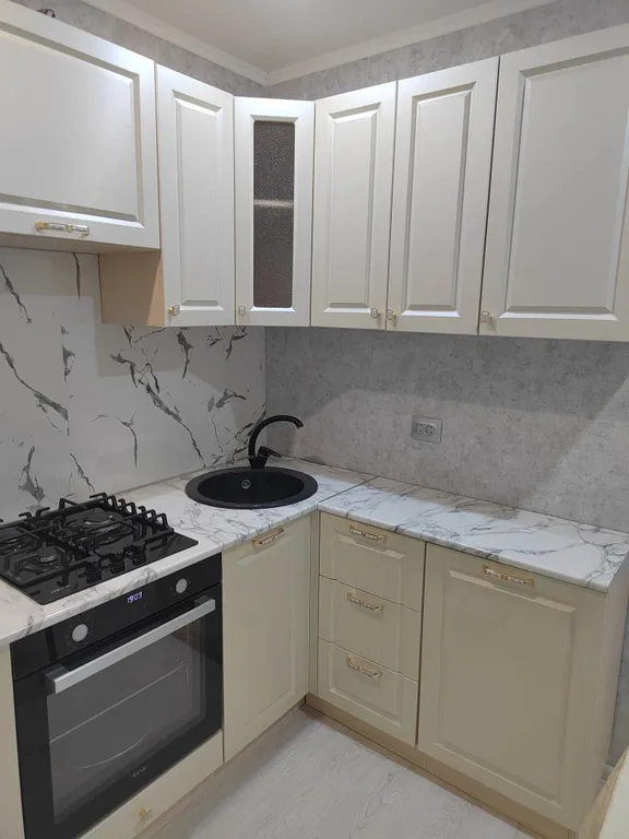 Шикарная двухкомнатная квартира с евроремонтом в тихом спальном районе