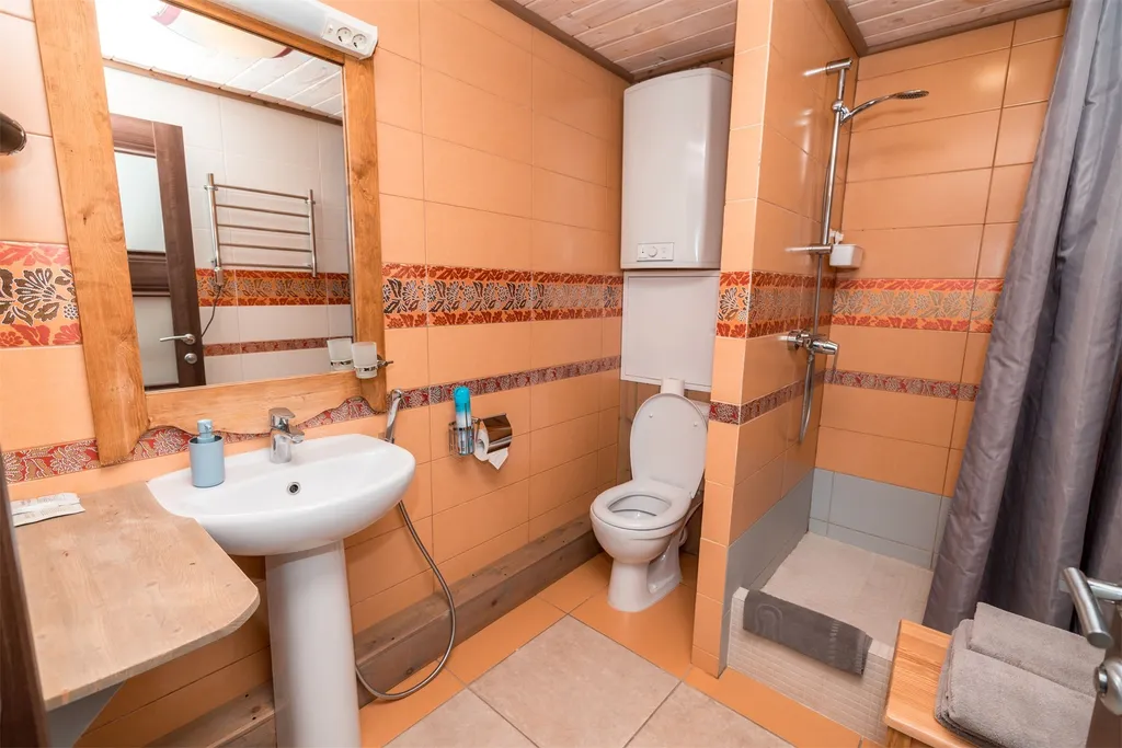 Альпийская деревня с большой кроватью