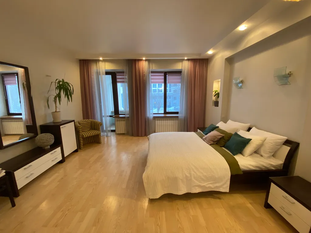 Большая квартира в историческом центре столицы