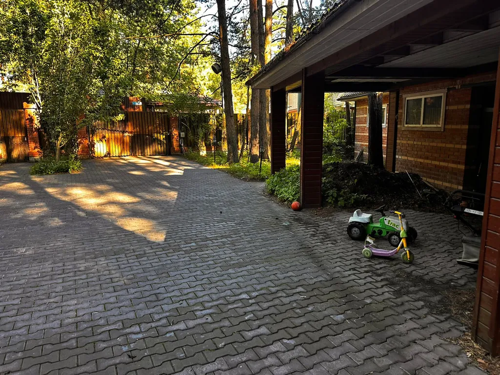 Уютный коттедж в сосновом лесу рядом с Москвой