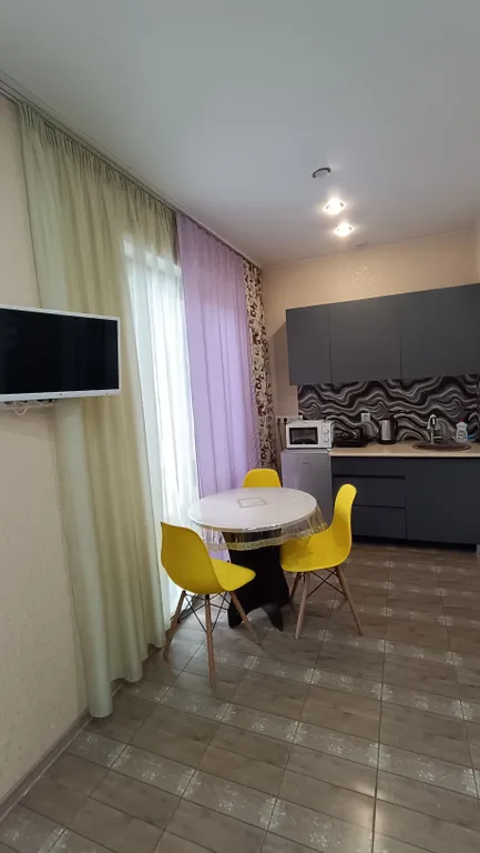 Студия с бассейном, 200 м до моря