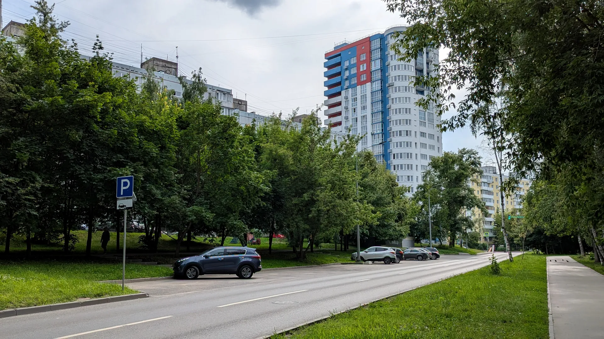 Бесплатная общественная парковка