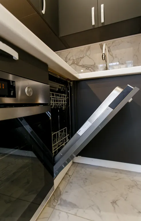 Студия на первой береговой