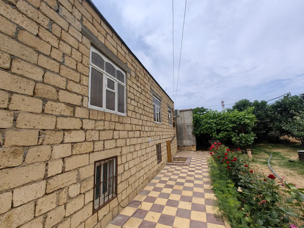 Просторный дом с зоной барбекю