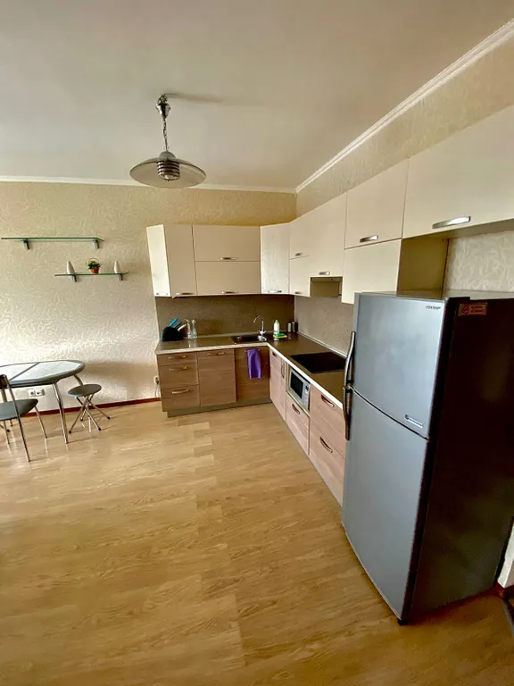 Sutki Rent с видом на Смольный собор