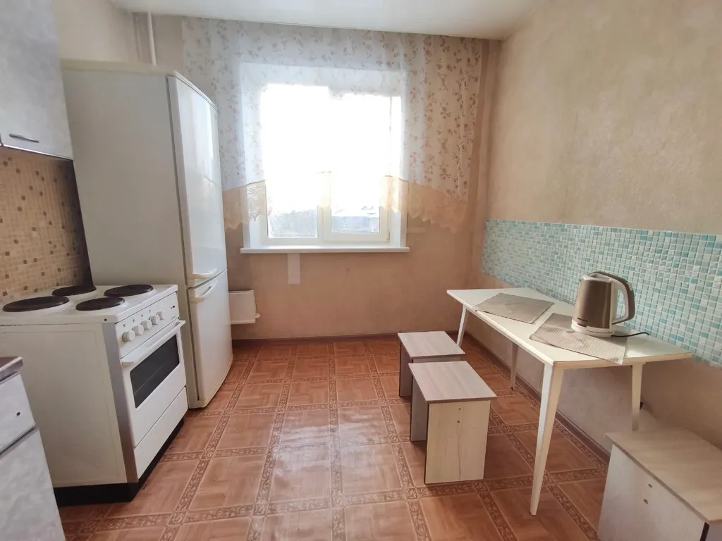 Квартира Квартира с видом на тихий двор в центре Взлетки. — Красноярск