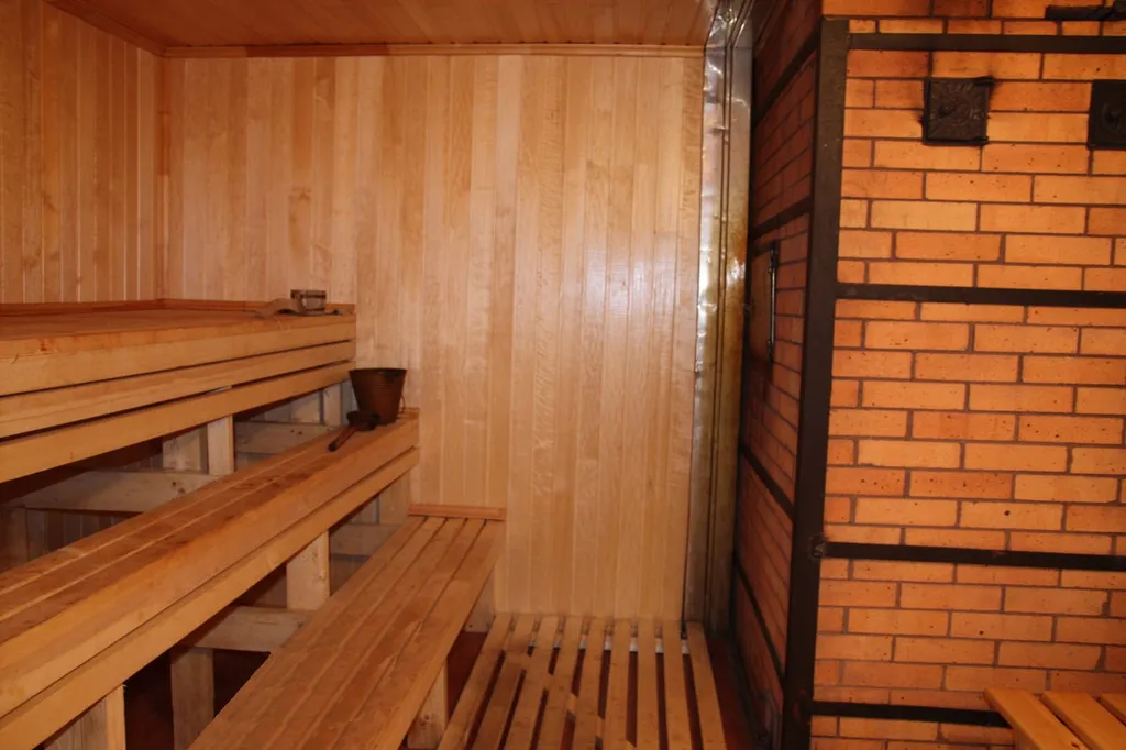 Коттедж с русской баней и бассейном