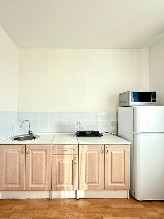 Высокий этаж, рядом метро