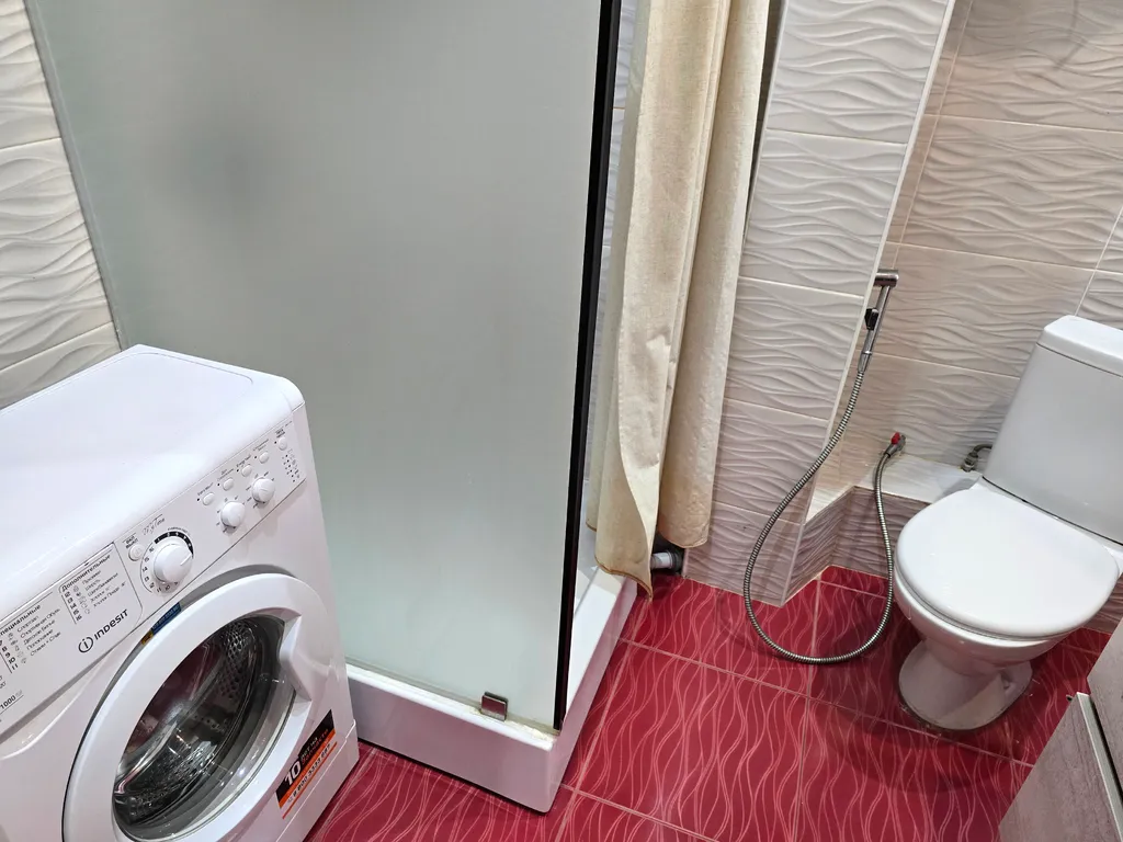 Современная студия возле ТРЦ Аура