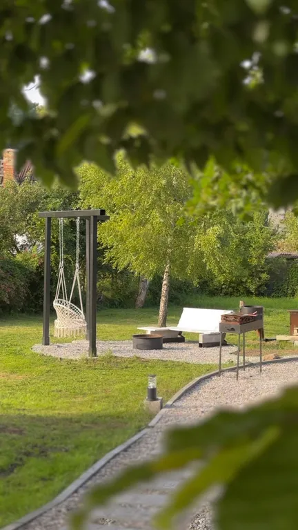 Уютный панорамный домик в глэмпинге у моря