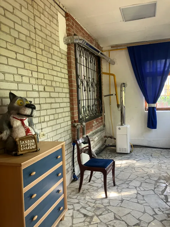 Трёхэтажный коттедж с сауной и бассейном в тихом заливе волги