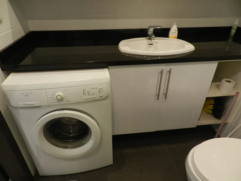 Студия с фронтальным видом на море