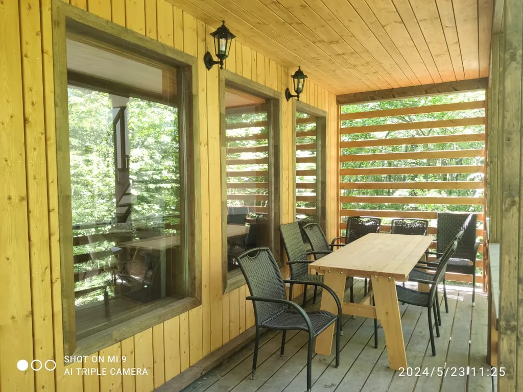 Стильный дом с лесной территорией, недалеко пруд с пляжем