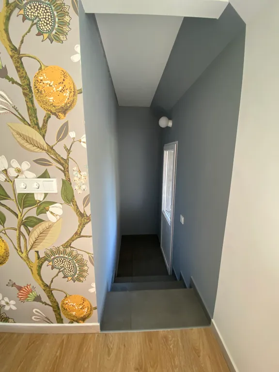 Уютная часть дома с бассейном