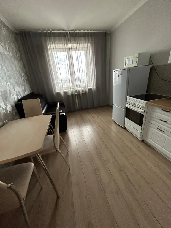 Уютная просторная квартира в центре, рядом ЖД вокзал, остановка Элеватор