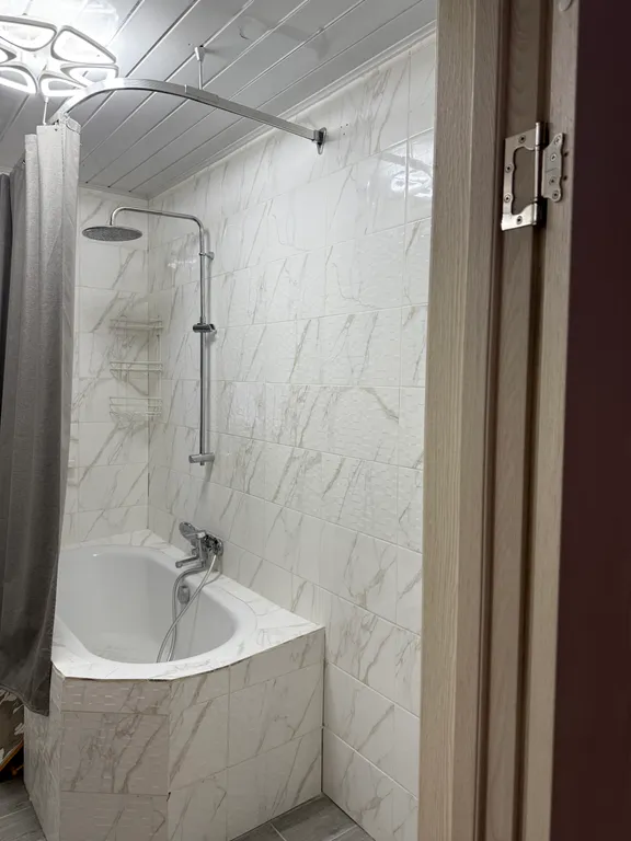 Уютный дом в лесу