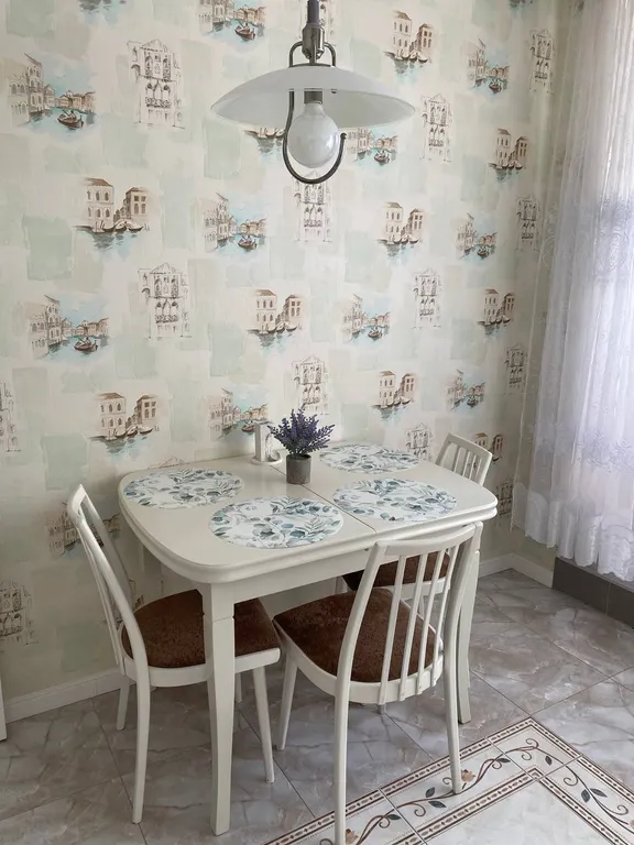 Светлая однокомнатная квартира в тихом районе Светлогорска.