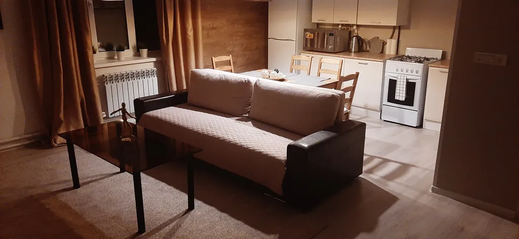 Дом в деревне с баней