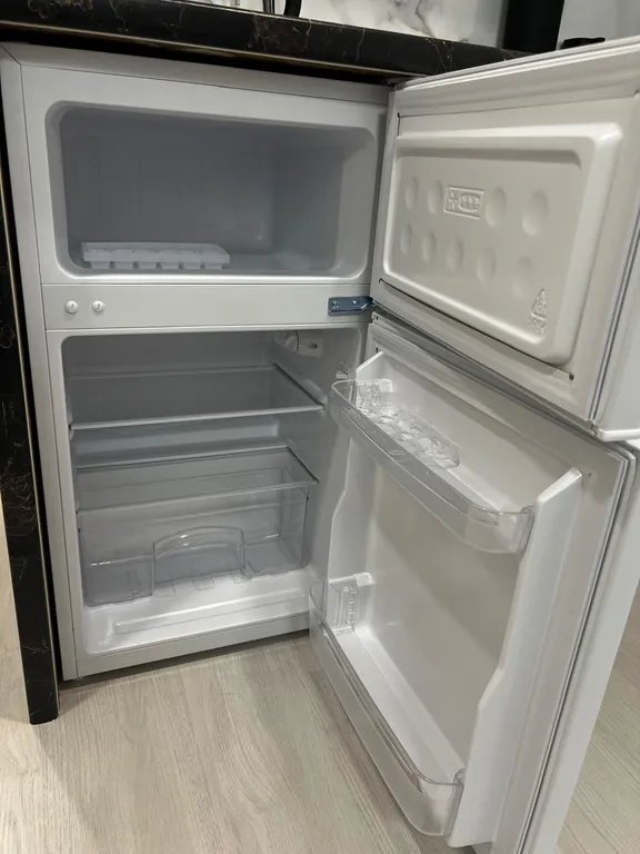 Светлая студия с видом на горы