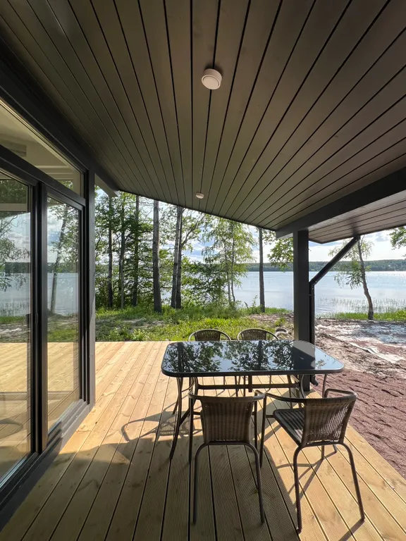 Дом у озера