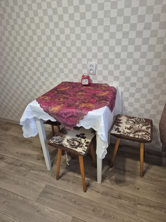 Уютная теплая трёхкомнатная меблированная квартира