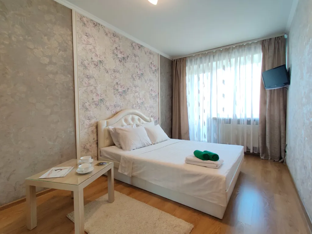 2-комнатная в центре с видом на сквер