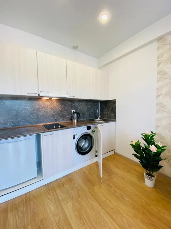 Студия с завораживающим видом и летним бассейном