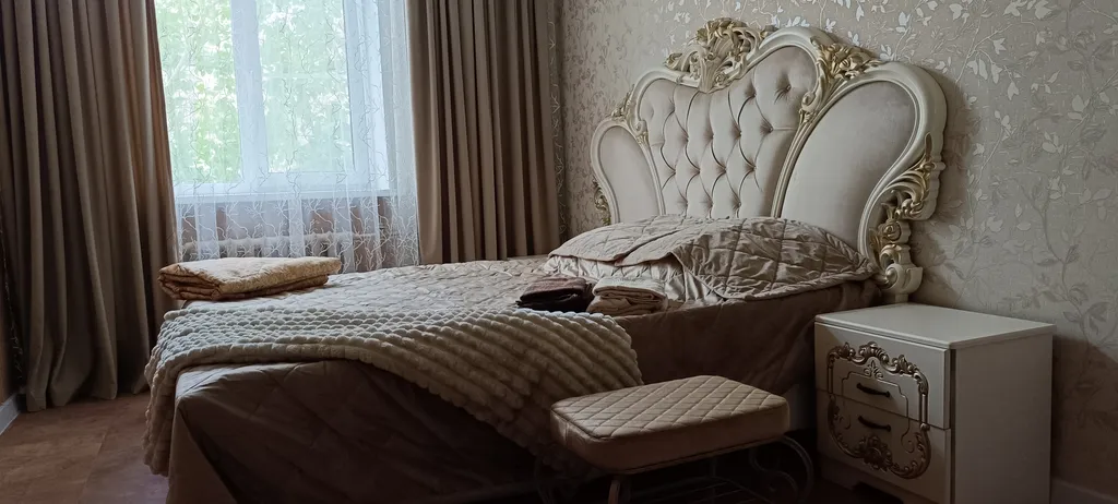 Двушечка у канатки и в старинном доме