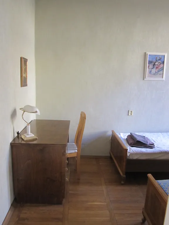 Уютная комната в тихой квартире, центр, Neat room in a quiet apartment