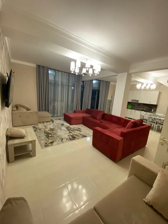 Уютный двухэтажный дом с видом на море