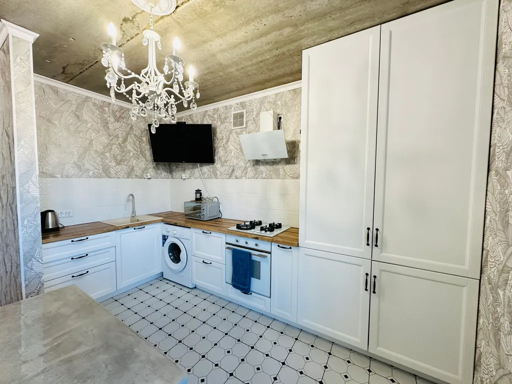 Квартира с кондиционером,бетонным потолком в 5-ти минутах от монастыря