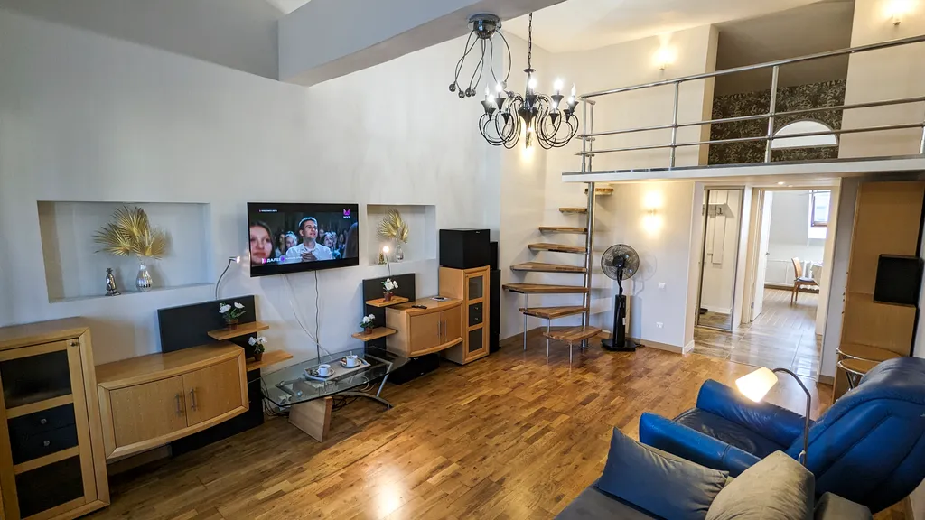 Уютная квартира в центре с мансардой