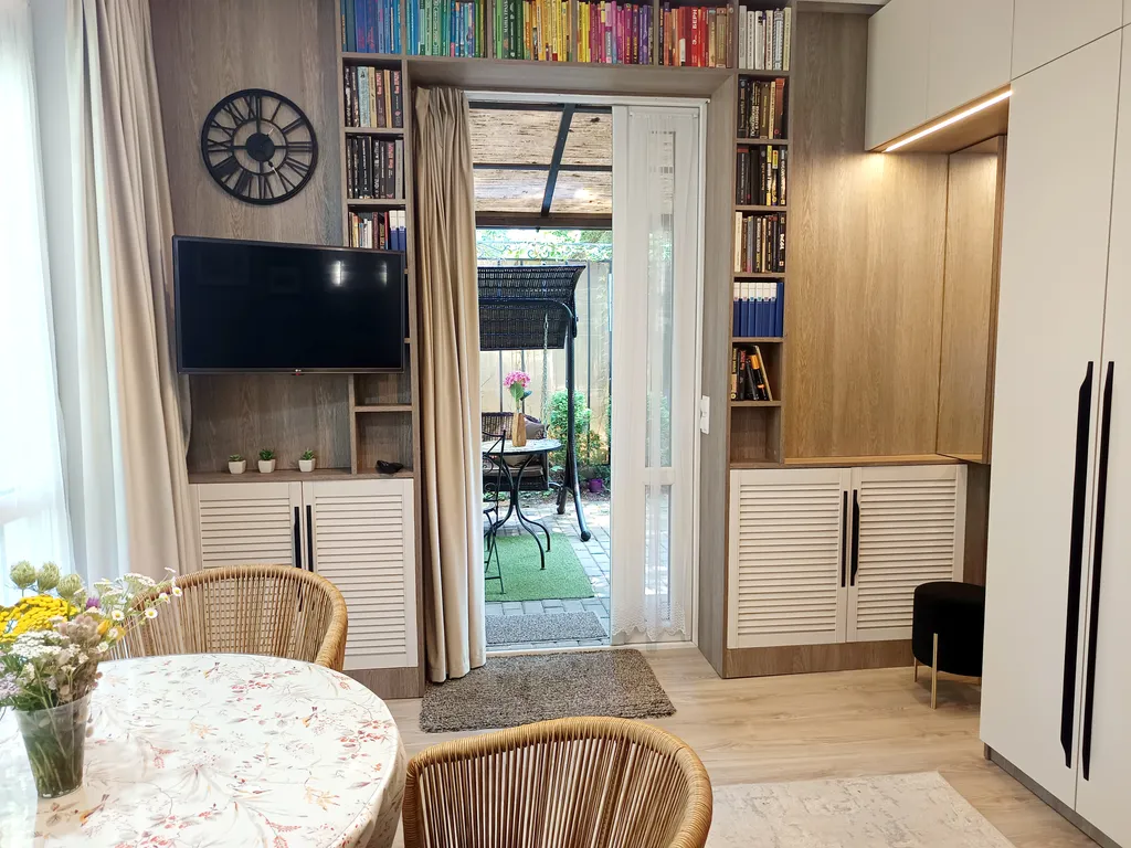 Студия Red в центре у моря