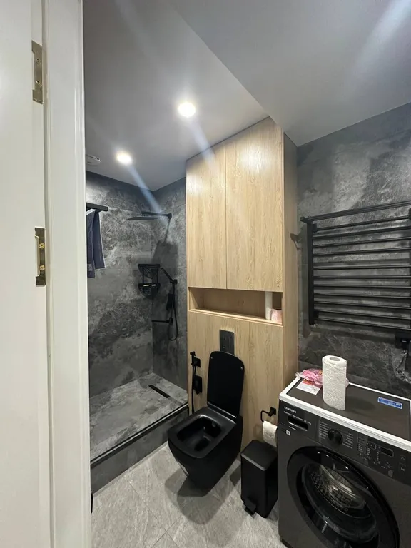 U Tower Drujba - 275