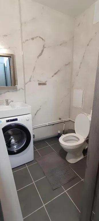 Комфортная квартира с панорамным окном в новом доме