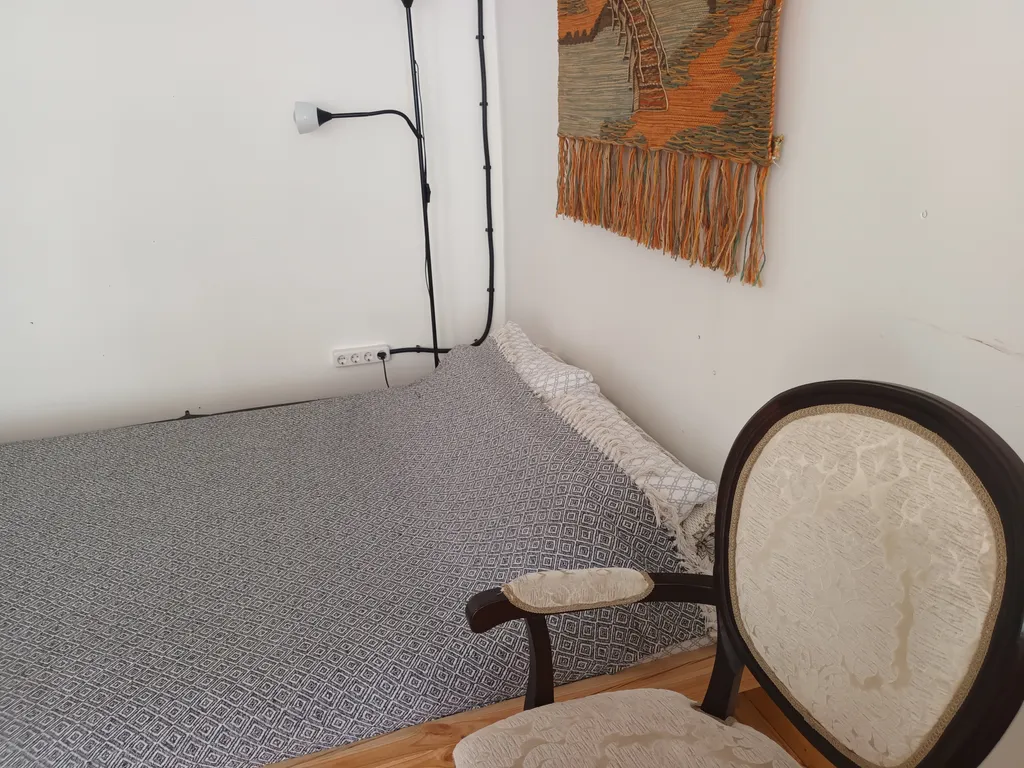 Зелёный дом на Набережной вблизи Кремля