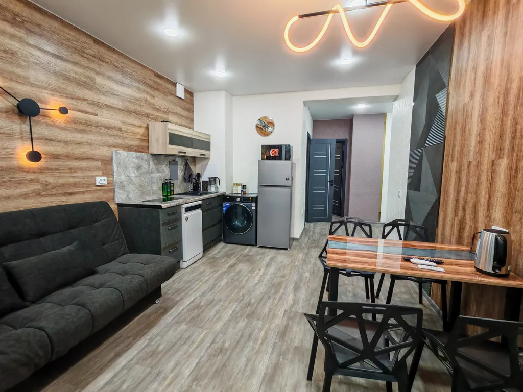 Двухкомнатные Апартаменты Люкс с Кондиционером и Бойлером в Центре