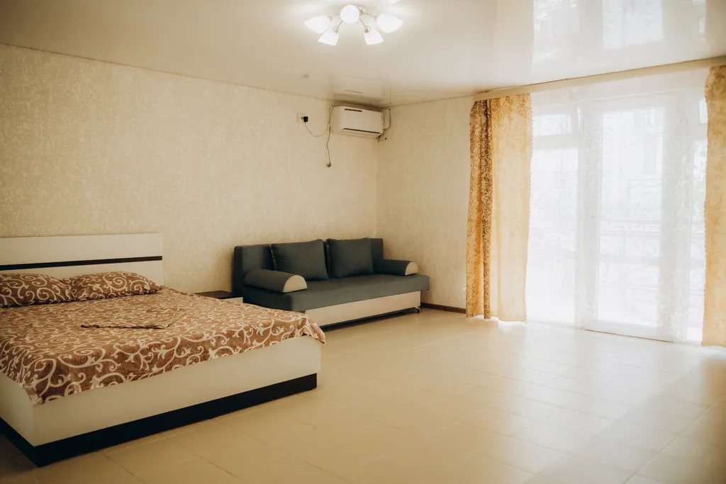 Коттедж на берегу моря у пляжа Золотые пески — аренда посуточно в Феодосия