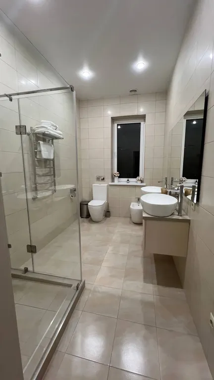 Дом в лесу с теплым бассейном и баней