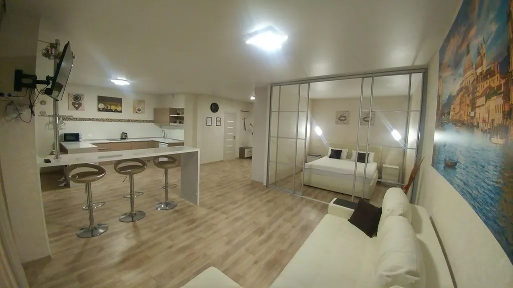 Очень стильная и светлая квартира-студия в центре