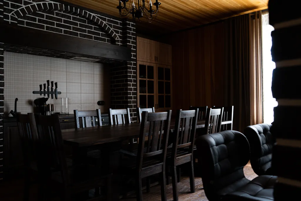 Большой коттедж