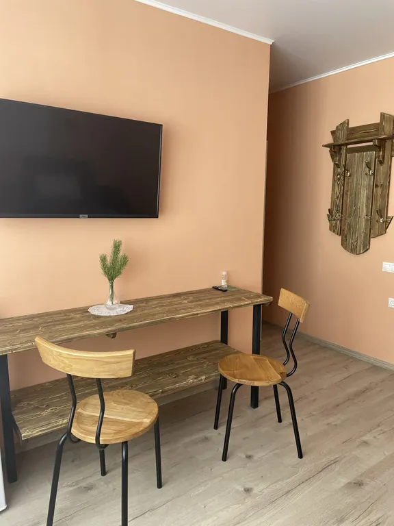 Уютный номер среди гор и сосен